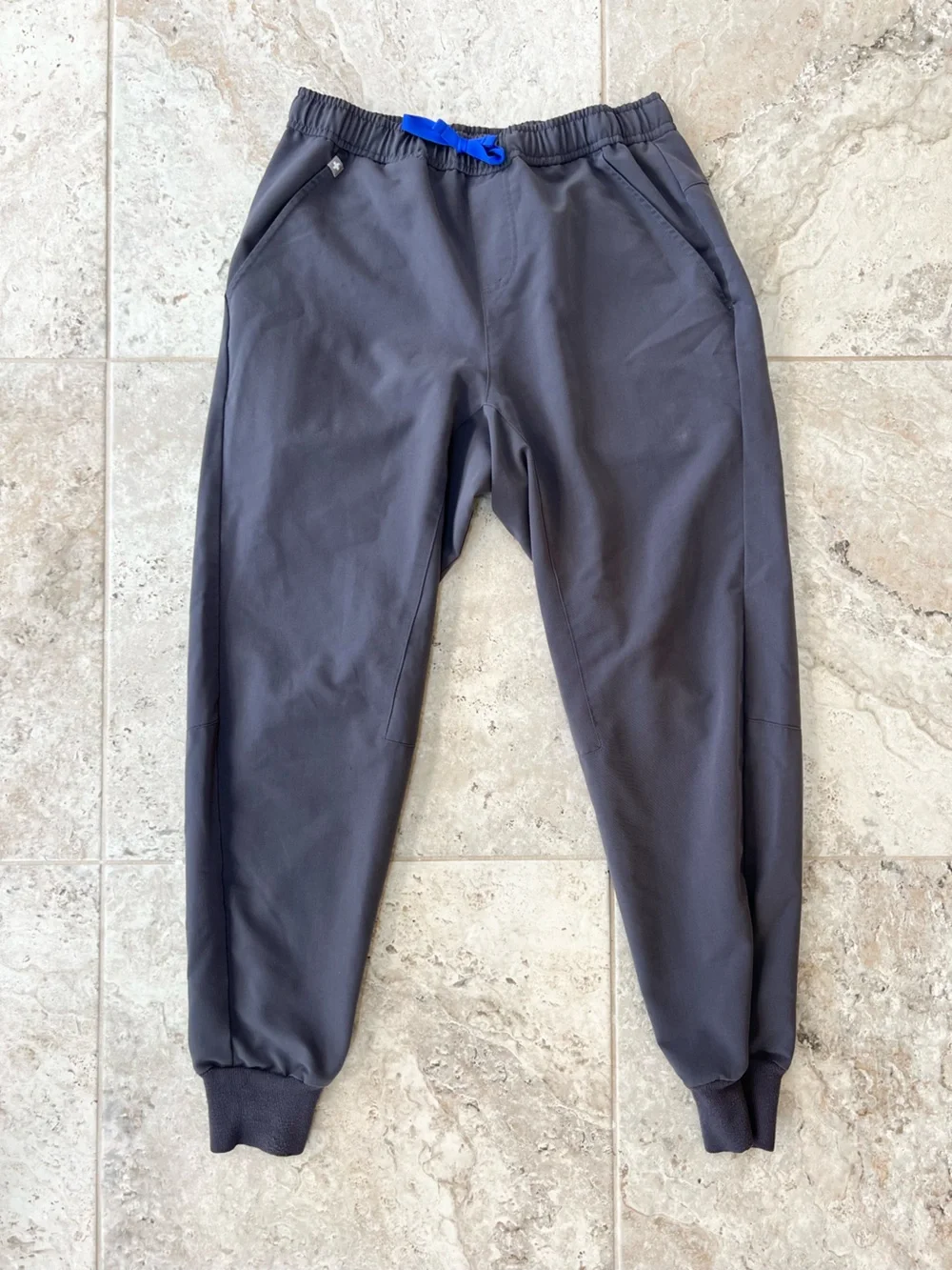 FIGS Tansen Jogger Scrub 5 Pocket Pants Charcoal Grey (PO #1873), sz Small Short